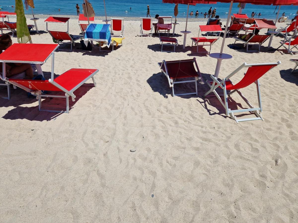 شقة Nina'S House 2 A 300 Metri Dal Mare Santa Caterina Dello Ionio Marina المظهر الخارجي الصورة