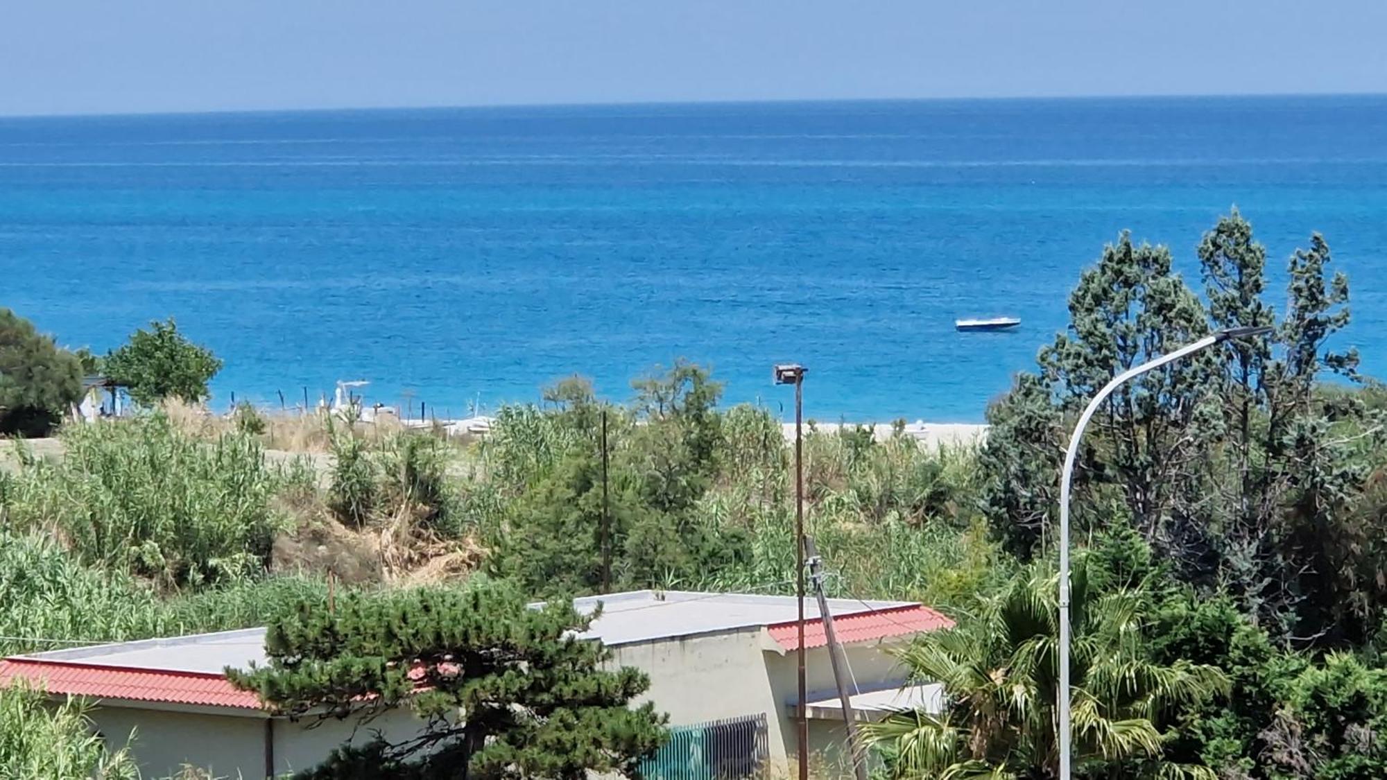 شقة Nina'S House 2 A 300 Metri Dal Mare Santa Caterina Dello Ionio Marina المظهر الخارجي الصورة